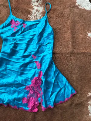 Victorias Secret Y2K robe and Chemise set Size small on the Chemise and one size fits most on the robe! Like new Set is from 2003 thumbnail 5