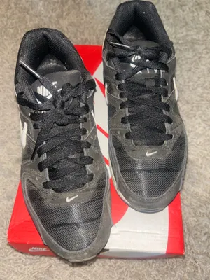 Nike Sneakers thumbnail 2