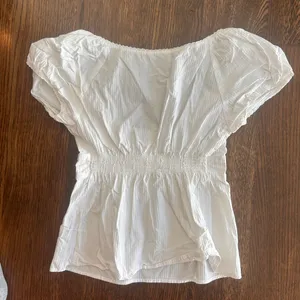 Brandy Melville White Puff Sleeve Button-Front Top thumbnail 2