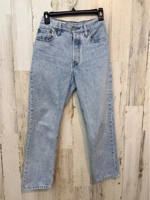 Levi’s Women’s 501 Premium Big E Crop Jeans W25 L26 Montgomery Light Wash thumbnail 3
