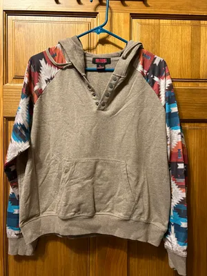 Women’s Hoodie Size L thumbnail 3