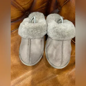 GUC Cozy Gray SUEDE AND Sherlyn trims and inside Slippers with Plush Lining thumbnail 2