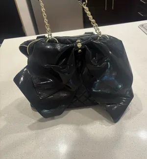 Black bow Betsey Johnson purse with gold chain thumbnail 3