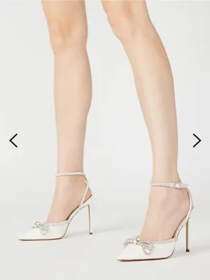 Steve Madden Viable Pump in off-white thumbnail 1