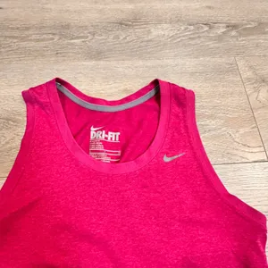 Nike Dri-Fit Tank Top Womens Pink‎ Athletic Sleeveless Workout Gym Shirt Small S thumbnail 3