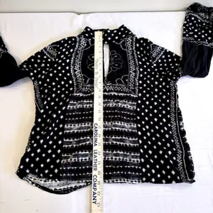 Rip Curl Womens Small Black White Geometric Print Mock Neck Keyhole Blouse Top‎ thumbnail 9