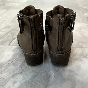 VOLATILE Booties Womens‎ 6.5 Brown McKenna Strappy Ankle Boots thumbnail 2