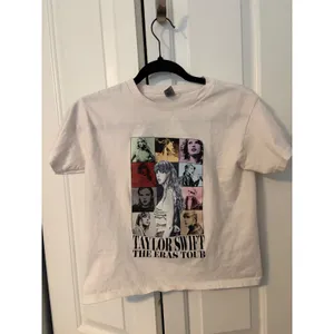 Taylor Swift The Eras Tour Graphic T-Shirt White Gildan Heavy Cotton Mens‎ Small thumbnail 3
