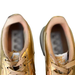 Nike Air Force 1 Low GS Metallic Gold Leather Sneakers 7Y Women's 8.5 Shoes GUC thumbnail 6