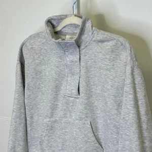 Hippie Rose Heather Gray Quarter Snap Mock Neck Sweatshirt‎ Medium Athleisure thumbnail 6