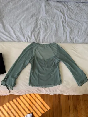 Kimchi Blue top with lace detail. Size M #fashion #urbanoutfitters thumbnail 3
