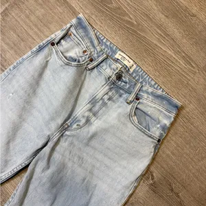 •Abercrombie & Fitch• The Skinny High Rise Jeans thumbnail 4