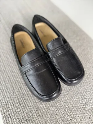 Vintage Strictly Comfort Black Leather Penny Loafers Size 10 thumbnail 2