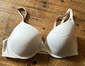 Victoria’s Secret nude T-shirt lightly lined 34C bra thumbnail 1