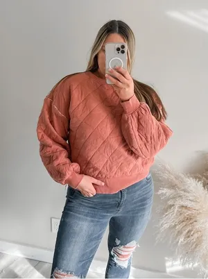 Universal Threads quilted pullover sweater thumbnail 1