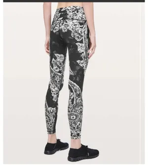Lululemon Wunder Under High-Rise Tight *Engineered Full-On Luxtreme 28" Painted Paisley Wunder Under Silver Ice Black thumbnail 8