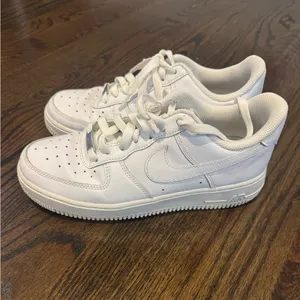 Nike White  Air Force Athletic Shoes thumbnail 4