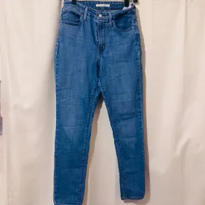 Levi's Women’s 721 High Rise Skinny Blue Jeans in size 29 thumbnail 5