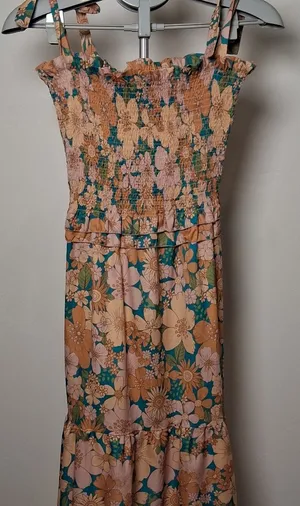 SundayUp Floral Smocked Maxi Dress in Peach & Teal size M fall wedding guest thumbnail 1