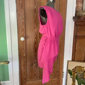 NWT Showpo Niana Hot Pink One Shoulder Draped Ruffle Mini Dress Sz 4 💛🎀 thumbnail 5