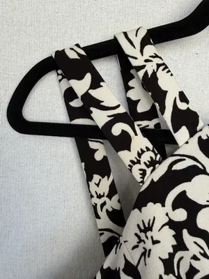B. Darlin Black Cream Damask Floral Fit & Flare Dress Juniors 1/2 thumbnail 2