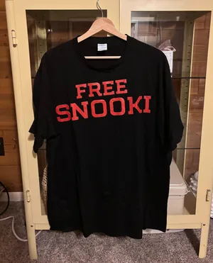Amazon Free Snooki T-shirt thumbnail 1