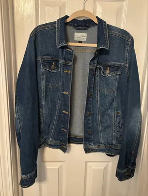 Universal Threads Oversized Dark Wash Jean Jack size large thumbnail 1