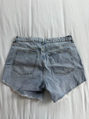 H&M High-Waisted Denim Shorts thumbnail 2