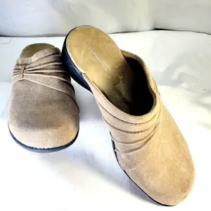 Croft & Barrow Tan Suede Clogs Size 8 Womens thumbnail 1