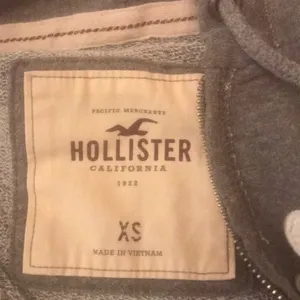Hollister grey jacket with hood size XS thumbnail 4