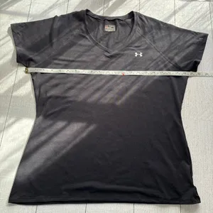 Under Armour Tech HeatGear Black V-Neck T-Shirt Large NWT thumbnail 4