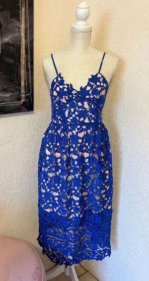 Eyelet Dress Size M thumbnail 1