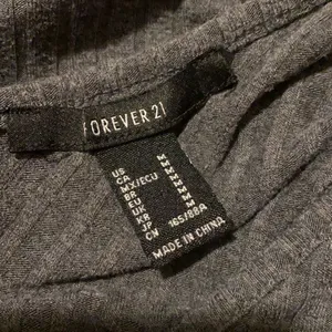 Forever21 Gray Crop Top Medium thumbnail 3