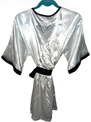 Vintage y2k early 2000s Morgan Taylor White Satin Kimono Robe with Black Trim thumbnail 2
