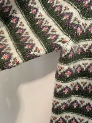 CROFT & BARROW Extra Cozy Sweater Olive Green White Fair Isle Geometric Hearts M thumbnail 8