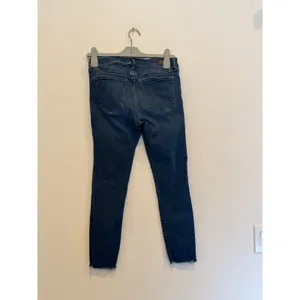 Abercrombie & Fitch Super Skinny Ankle Mid Rise Jeans Dark Wash Raw Hem 29 8R thumbnail 3