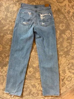 American Eagle High-Rise Baggy Jeans thumbnail 2