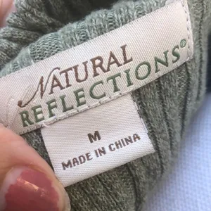 Natural Reflections Green‎ hooded sweater Size Medium thumbnail 6