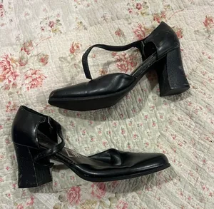 Black Women's Block Heel Mary Jane Pumps thumbnail 1