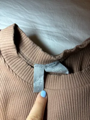 Tilly's Brown crop top with unique tie back thumbnail 4