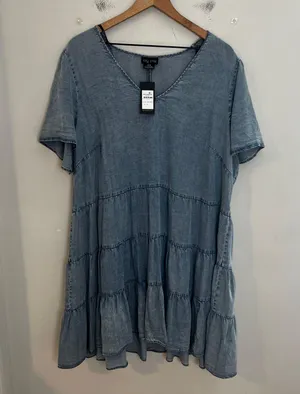 City Chic NWT - Tiered Denim Minidress Light Denim Casual Travel Chambray Comfort thumbnail 3