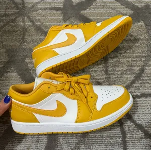 Air Jordan 1 Nike Low Sneakers thumbnail 1
