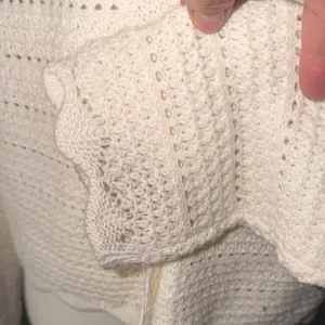 Cream Crochet V thumbnail 3