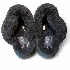 UGG Disquette Black Platform Slippers Women’s Size 8 Sheepskin Suede Cozy Slides thumbnail 5