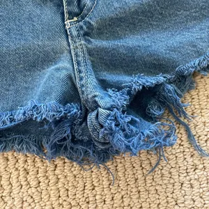 Vintage GUESS Blue Shorts thumbnail 4
