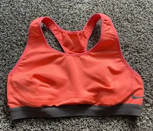 Nike Sports Bra thumbnail 1