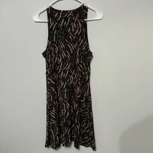 Athleta Abstract Print Santorini Athleisure Travel Dress thumbnail 7