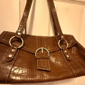 Crazy Horse Brown Purse thumbnail 2
