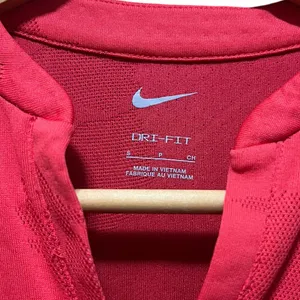 NIKE WOMEN DRI FIT VICTORY GOLF V-Neck POLO Size‎ Small Red thumbnail 6