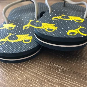 NWOT Freewaters REI Scooter Flip Flop Sandals 8 Navy Yellow thumbnail 4